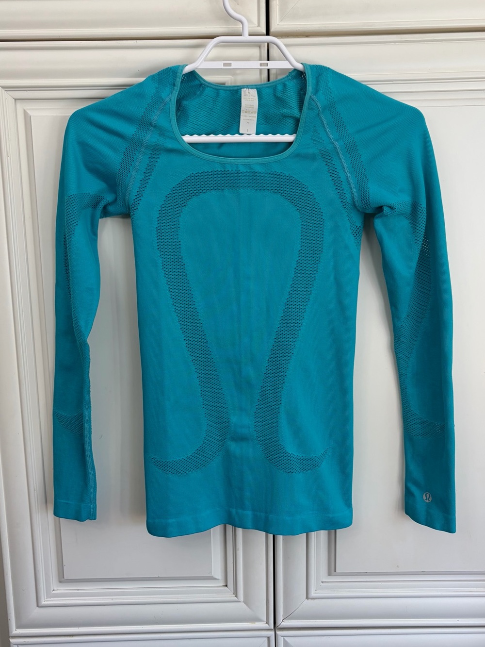 Lululemon Swiftly Tech Long Sleeve women’s top